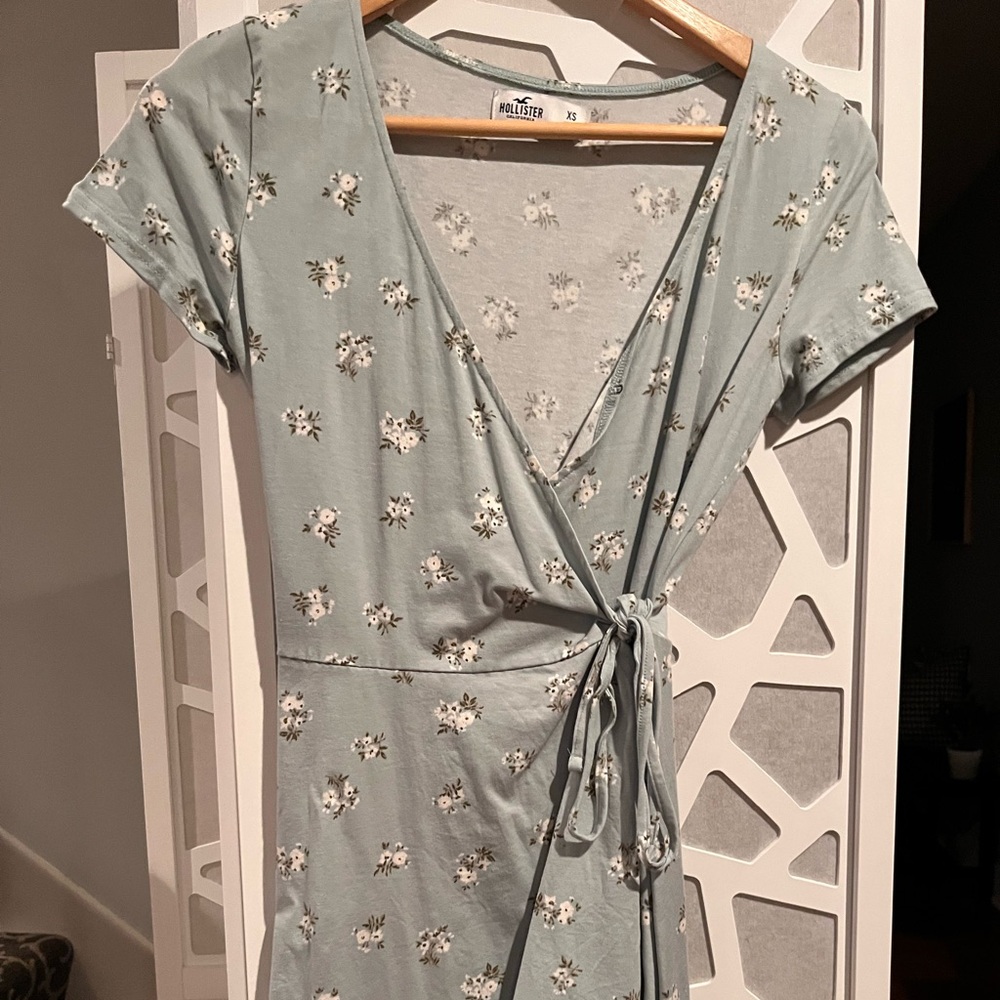 Hollister dress   Size small